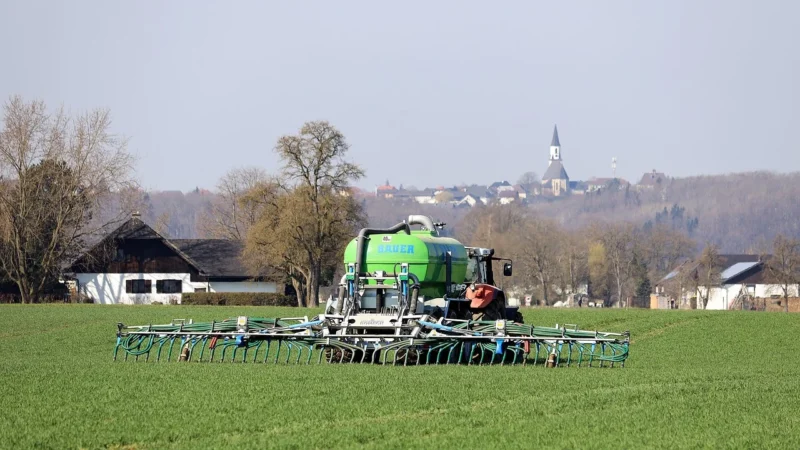 Utylizacja gnojowicy i koniec zapachów — biopreparaty do szamb i przydomowych oczyszczalni